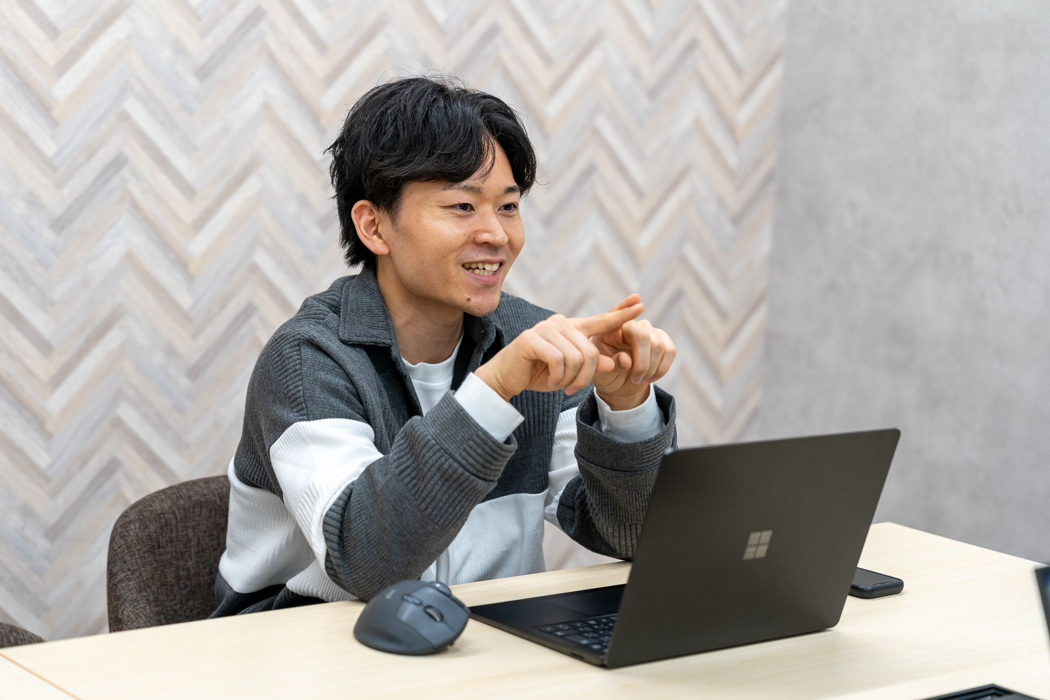 ②